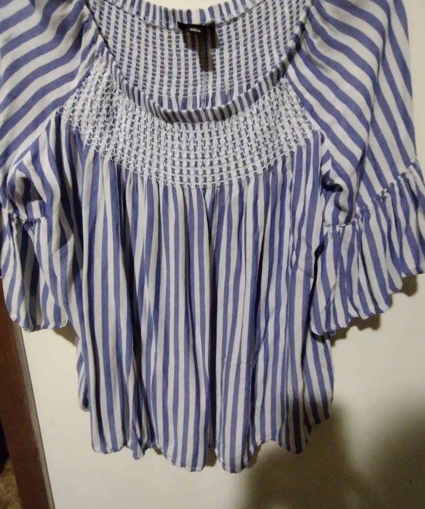 Blue and white top